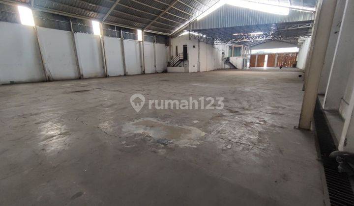 Diewakan Gudang / Showroom di Pinggir Jalan Raya Sultan Agung Bekasi