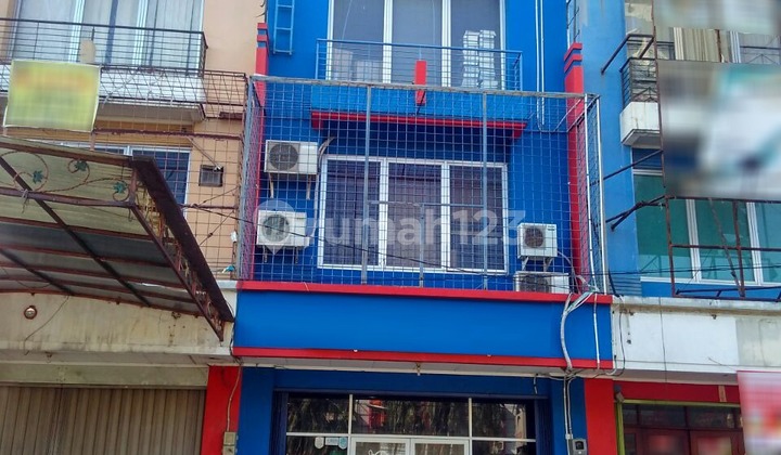 Ruko Strategis di Bulevard Hijau Harapan Indah Bekasi