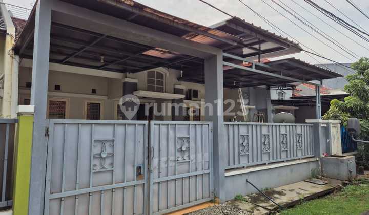 Rumah SHM Depan Taman di Harapan Indah Bekasi Rumah SHM Depan Taman di Harapan Indah Bekasi