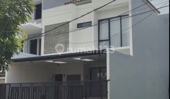 Rumah Baru 2 Lantai Furnish di Kelapa Gading Jakarta Utara