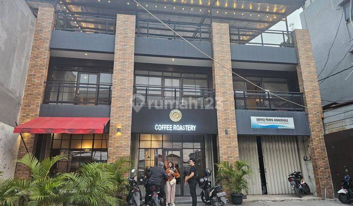 Ruko Cafe Untuk Para Pembisnis Di Area Perkantoran 1