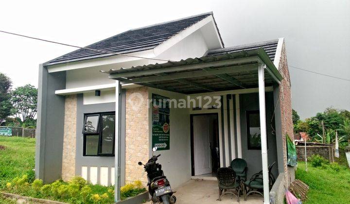 Rumah terbaru di kaki gunung salak dengan air pegunungan  1