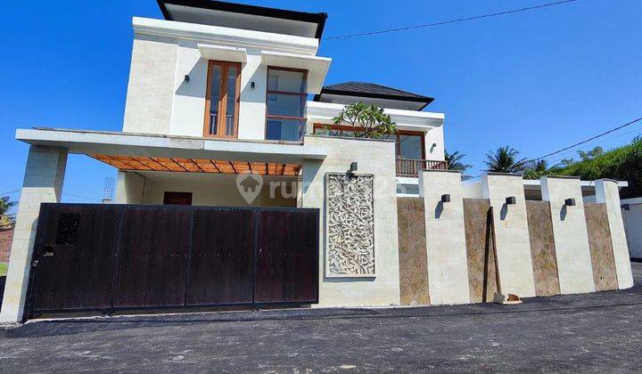 Rumah 2 Lantai Ada Kolam Renang Dengan Fasilitas One Gate System  1