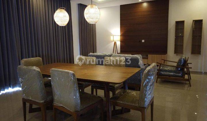 Rumah 2 Lantai Ada Kolam Renang Dengan Fasilitas One Gate System  4