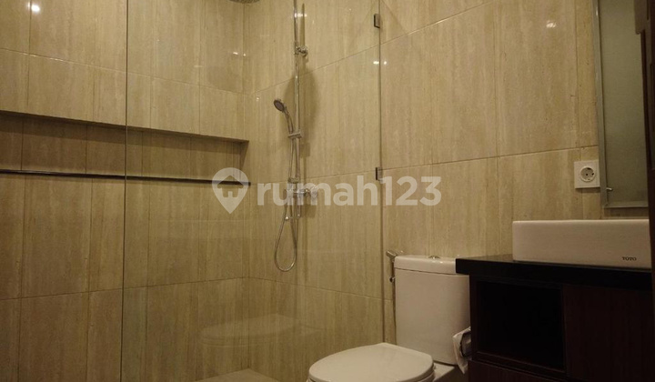 Rumah 2 Lantai Ada Kolam Renang Dengan Fasilitas One Gate System  7
