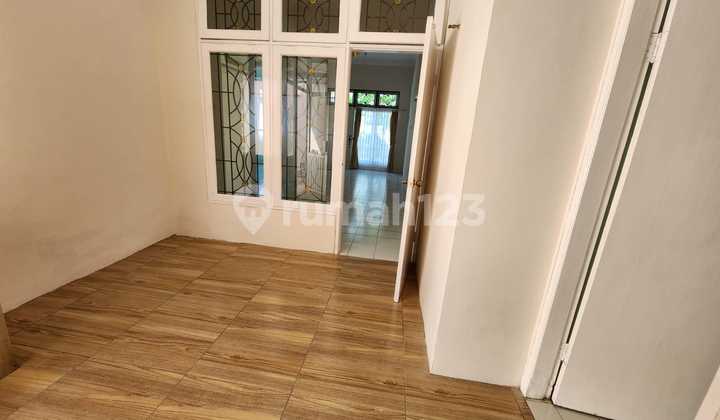 Disewakan Rumah Rapi Siap Huni Taman Galaxy Bekasi Selatan  8
