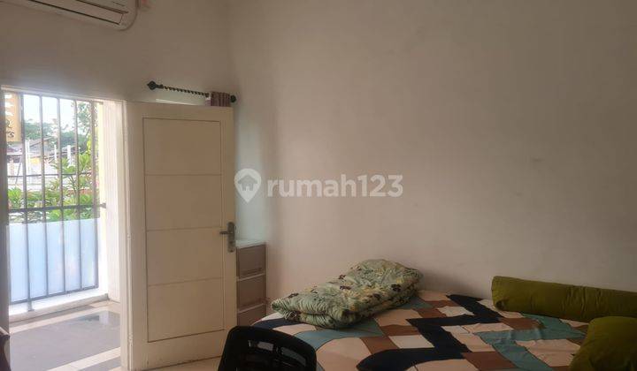 Rumah Kontrakan 2 Lantai Sudah Renovasi Semi Furnished 2