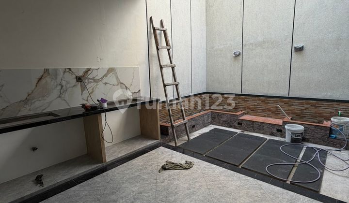 Dijual Rumah 2 Lantai Dalam Cluster Harapan Indah Bekasi 2