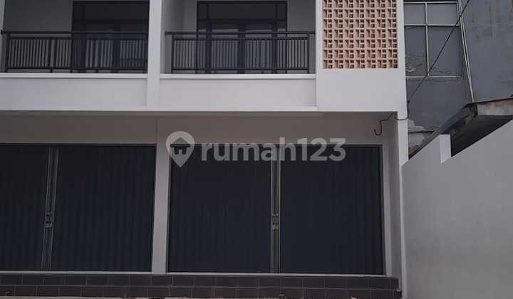 Disewakan Ruko 2 Lantai di Duren Sawit, Jakarta timur Disewakan Ruko 2 Lantai di Duren Sawit, Jakarta timur