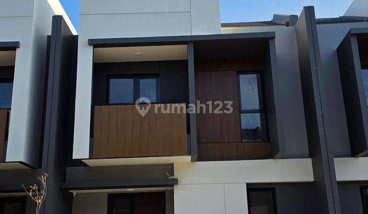 Dijual Rumah Di Cluster Regia Residence, Summarecon Crown Gading, Bekasi 1