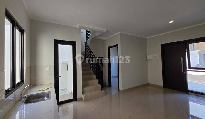 Dijual Rumah Di Cluster Regia Residence, Summarecon Crown Gading, Bekasi 2