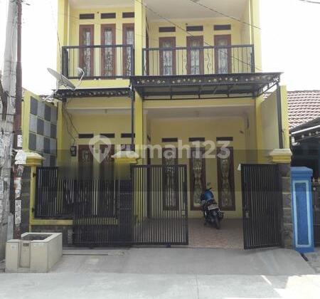House in Villa Mutiara Gading 2.