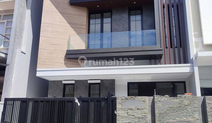 Rumah Baru Di Pakuwon City Lebar 9 Meter Mewah Modern Minimalis 2Lt Cluster Favorit 1