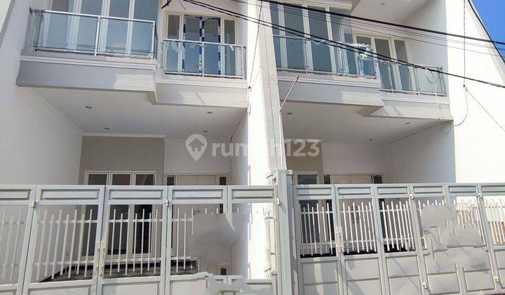 Rumah Baru Minimalis 2Lt 100 Meter Ke Raya Mulyosari Lebar 6 Meter Harga 1M-an 1