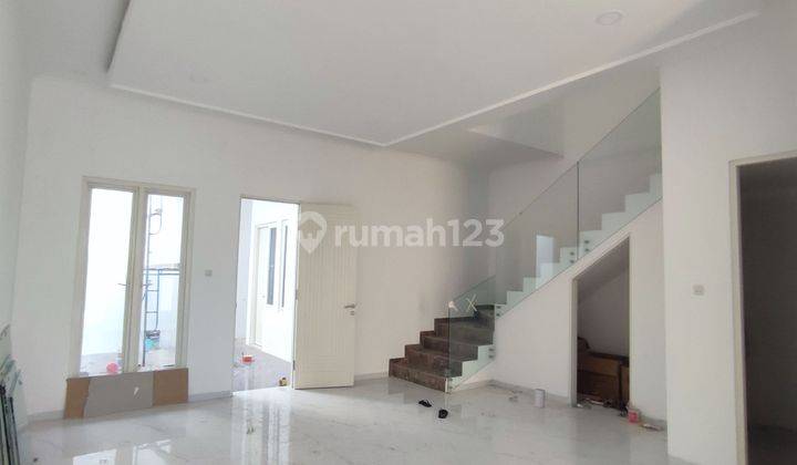 Rumah Baru Di Manyar Lebar 7 Meter Harga 3m-An Row 3 Mobil Modern Minimalis 2lt Selangkah Ke Merr, Galaxy Mall, Its 2