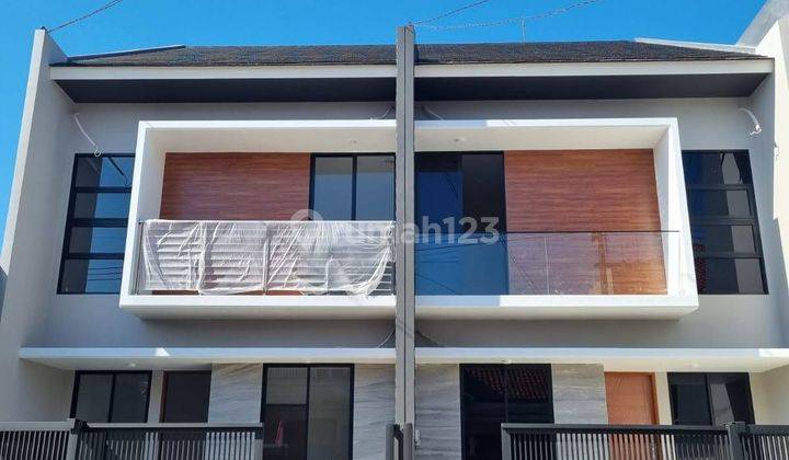 Rumah Baru Di Manyar Lebar 6 Meter Lokasi Perumahan Elite Modern Minimalis 2 Lantai Dekat Tengah Kota 1