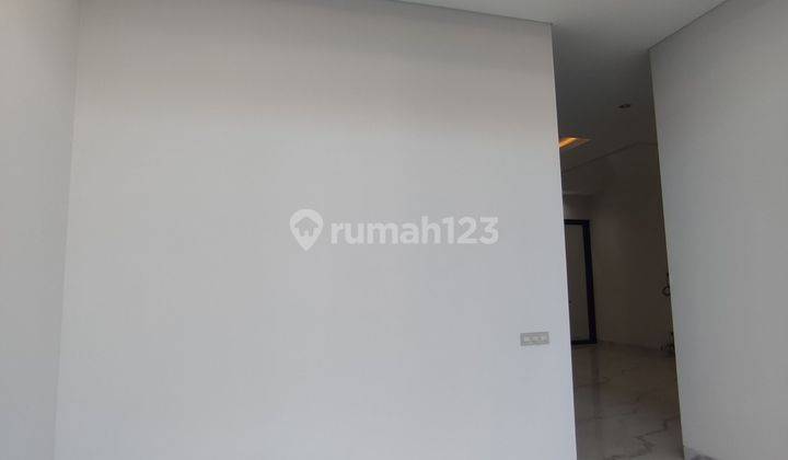 Rumah Baru Premium Di Manyar Lebar 10 Meter Lokasi Perumahan Elite Dekat Tengah Kota 2