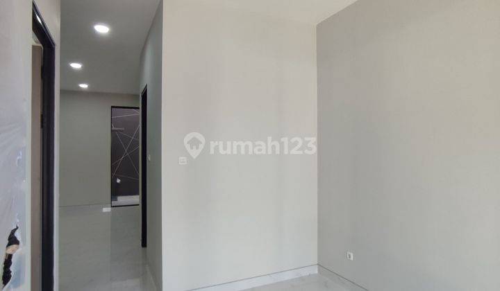 Rumah Baru Di Mulyosari Lebar 6 Meter Row 3 Mobil Minimalis Modern 2 Lantai Lokasi Dalam Perumahan 2