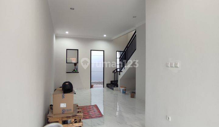 Rumah Baru Di Rungkut Harga 1M-an Modern Minimalis 2Lt Selangkah Ke Merr, Transmart 2