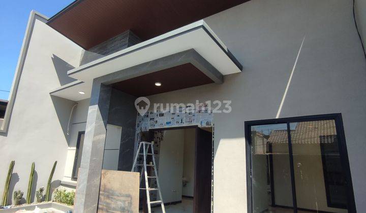 ‼️LANGKA & JARANG ADA‼️
Rumah Mewah Murah 1 Lantai Lebar 9 Meter Harga 2M-an Selangkah Ke Merr, Superindo, Dan Ubaya

 2