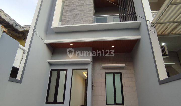 Rumah Baru Rungkut Harga 1M-an Row 3 Mobil 2lt Minimalis Dekat Jalan Raya, Merr, Upn 1