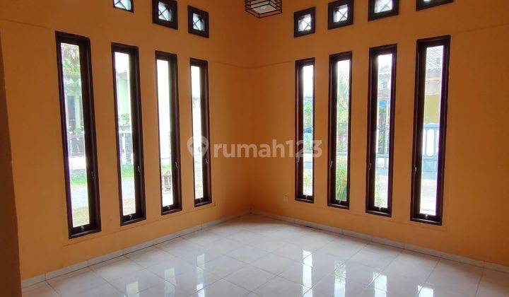 Rumah Megah 2 Lantai Dalam Perum di Jl.magelang Km 16, Sleman 2