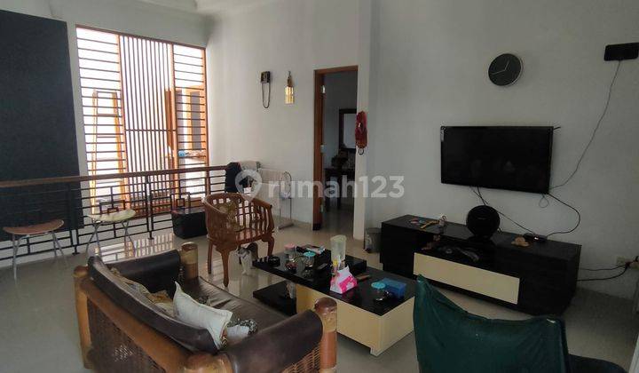 Semi Furnished 2 Lantai Siap Huni Selangkah Ke Pasar Kolombo 2