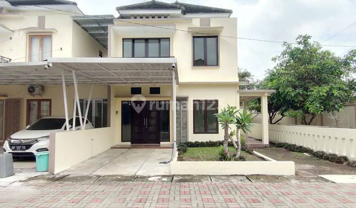 Rumah Modern 2 Lantai Bagus Dekat Pasar Cebongan 1