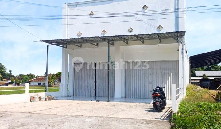 Ruko Mewah Tepi Jalan Utama dekat Jl Jogja Solo