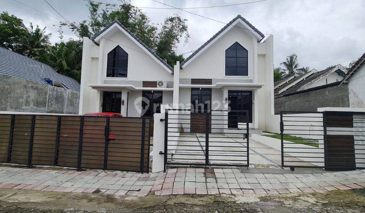 Rumah Baru Scandinavian Style di Jl Palagan Km 12, Sleman 1