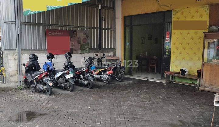 Rumah Toko 3 Lantai Bagus Dekat Kampus Ugm Uny 2