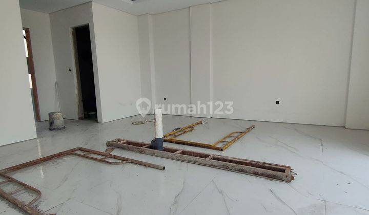 Rumah 4 Lantai Modern Elegan Dekat Kampus Ugm 2