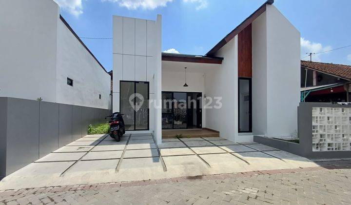 Jual Rumah Semi Furnished di Sleman Dekat Sleman City Hall 1