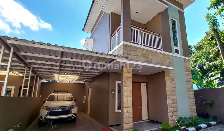 Rumah Modern 2 Lantai di Sleman Dekat Kampus Uii 1