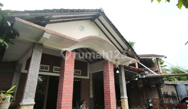 RUMAH LUAS COCOK JADI CAFE HIDDEN GEM DEKAT KOPI KLOTOK