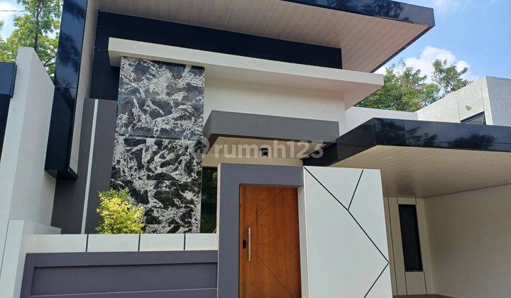 Cuma 1 Unit Rumah Luas Elegan di Sleman Dekat Jogja Bay 1