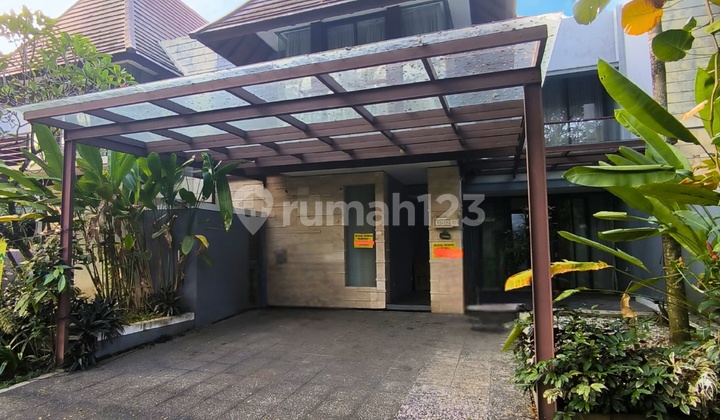 Rumah Mewah Dalam Perum Elit dekat Yogyakarta Independent School