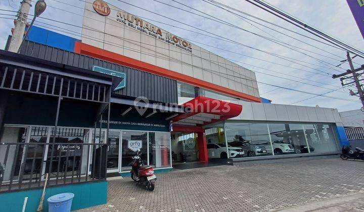 Showroom Strategis Dijual di Tepi Jalan Utama Dekat Kids Fun 1