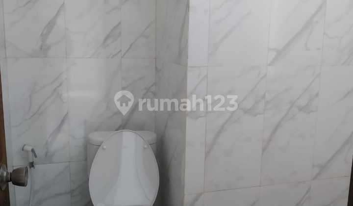 Rumah Siap Huni, Bebas Banjir, Dekat Jalan Utama Jatiasih