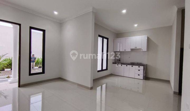 Rumah  2 Lantai Siap Huni 10 Menit Ke Tol Jati Bening Dan Lrt Cikunir  2