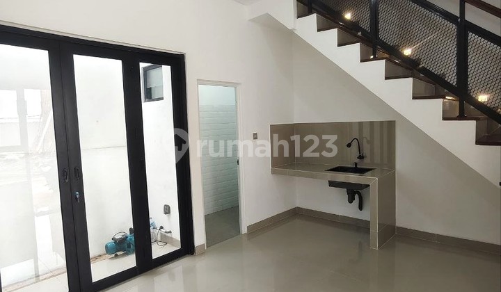 Rumah Siap Huni, Full Bata Merah, Dekat LRT dalam Cluster Ciracas Jakarta Timur