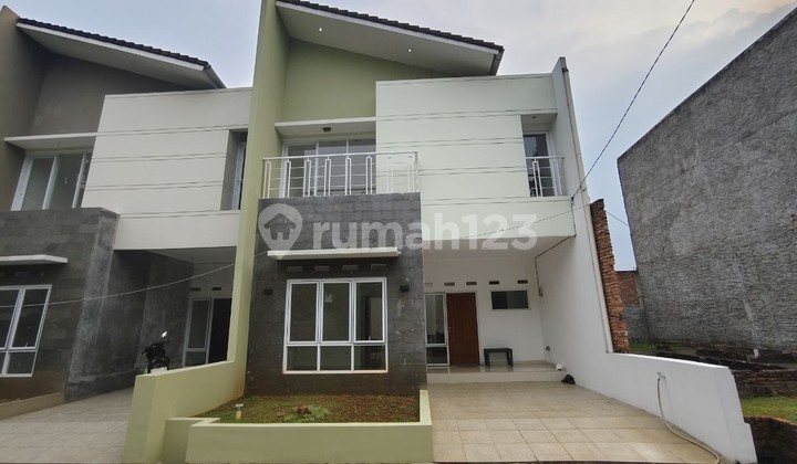 Rumah Baru Full Bata Merah, Selangkah Jl Utama Cibubur, Dalam Cluster yang Nyaman