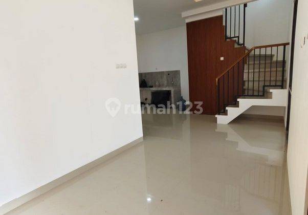 Rumah 2 Lantai, Legalitas Lengkap, Bebas Banjir Di Cluster 2