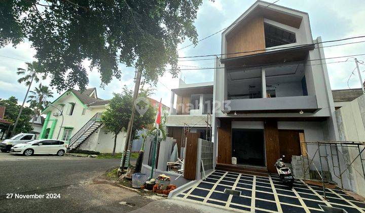 Scandinavian House. Rumah Baru 2 Lantai, Sentul City 2