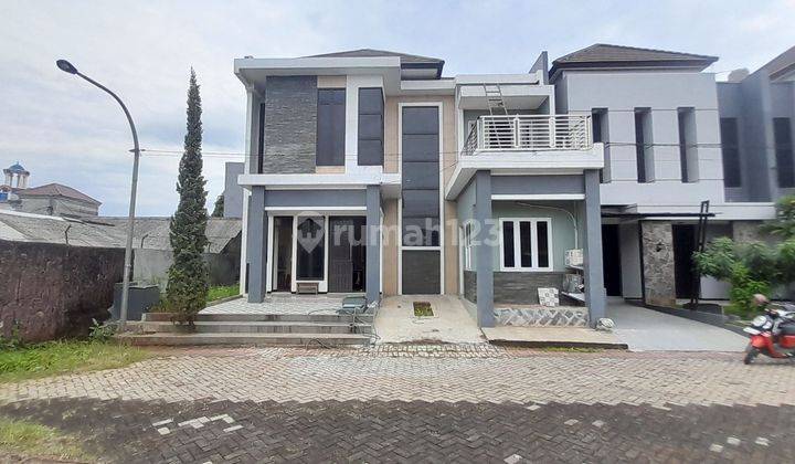 Rumah Modern  2 Lantai Dilingkungan Asri Cibinong 1