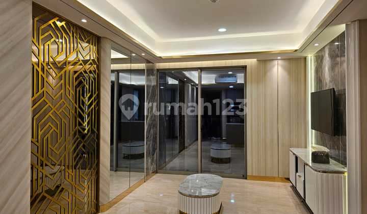 For Sale Gold Coast Pik Apartment, 90M Area, 2 Bedrooms, Luxuriously Furnished