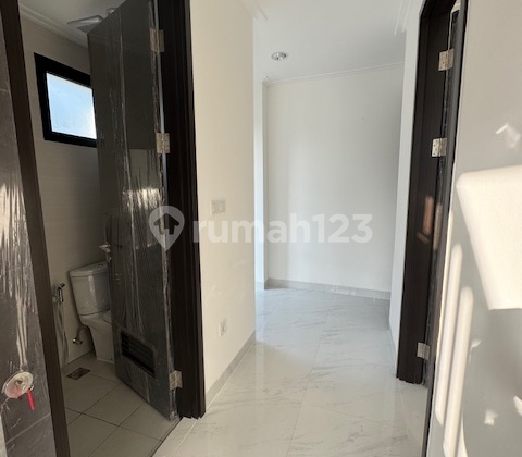 Disewakan Rumah Golf Island Pik, Ukuran 5X15, 3 Lantai, Brandnew Siap Huni 2