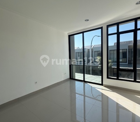 Disewakan Rumah Milenial Pik 2, Uk 4,5X12,5, 2 Lantai 2