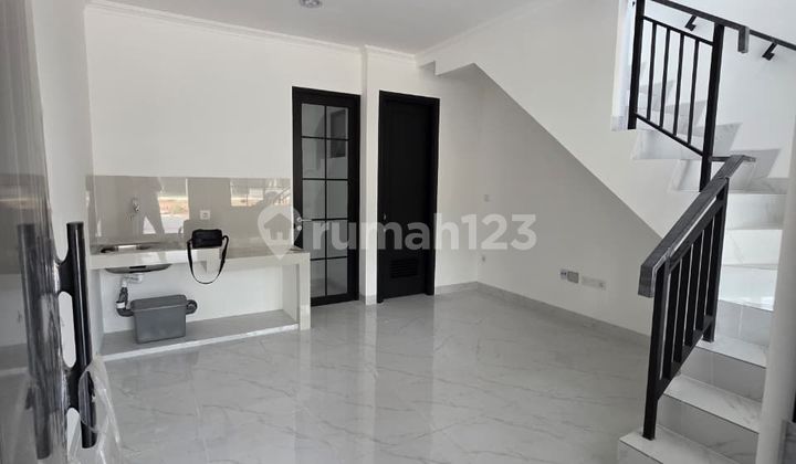 Disewakan Rumah Pik 2 Bukit Nirmala, Uk 4,5X10, 2 Lantai, Siap Huni 2