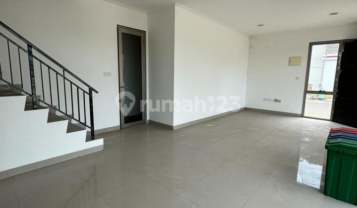 FOR RENT 8X10 HOEK PIK 2 HOUSE, SEMIFURNISHED, TIDY 1